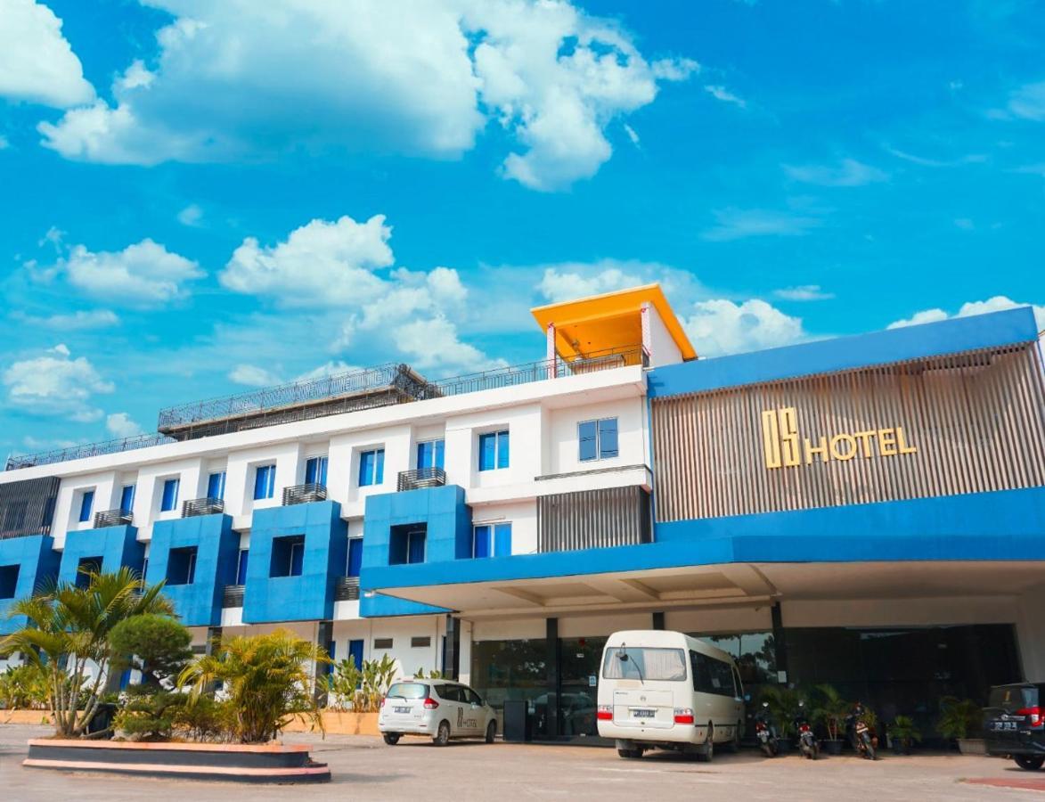 Os Hotel Tanjung Uncang Sagulung Exterior photo