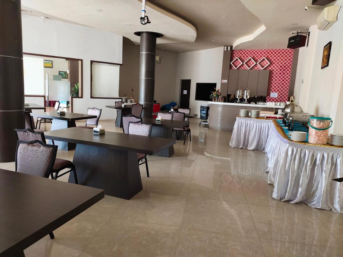 Os Hotel Tanjung Uncang Sagulung Exterior photo